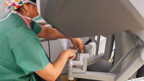 El Hospital Vithas en Vigo alerta del aumento de casos de cáncer de endometrio